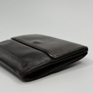 Louis Vuitton Black Epi Leather Elise Compact Tri-Fold Wallet | Unisex | Used |
